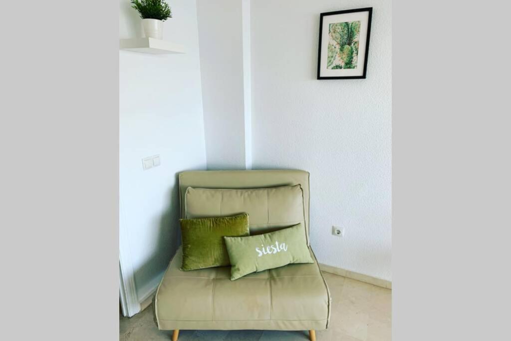 Amazing Frontline Sea Views Studio Apartment Castillo Del Vigia Torremolinos Exterior photo
