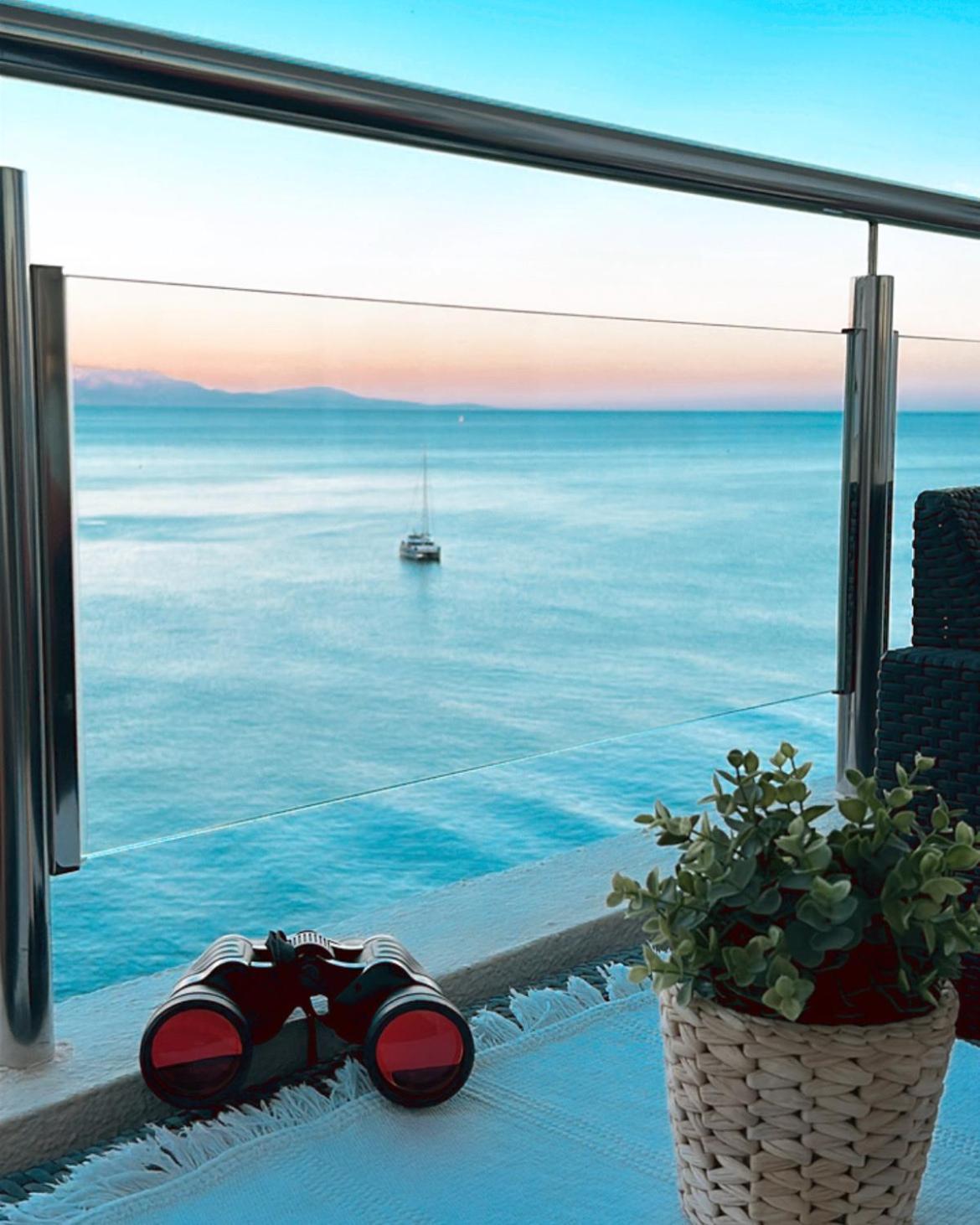 Amazing Frontline Sea Views Studio Apartment Castillo Del Vigia Torremolinos Exterior photo
